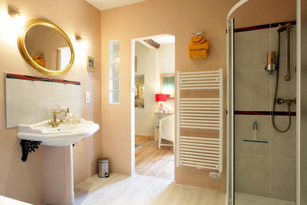 Maison De Textile Apartment Montolieu Bagian luar foto