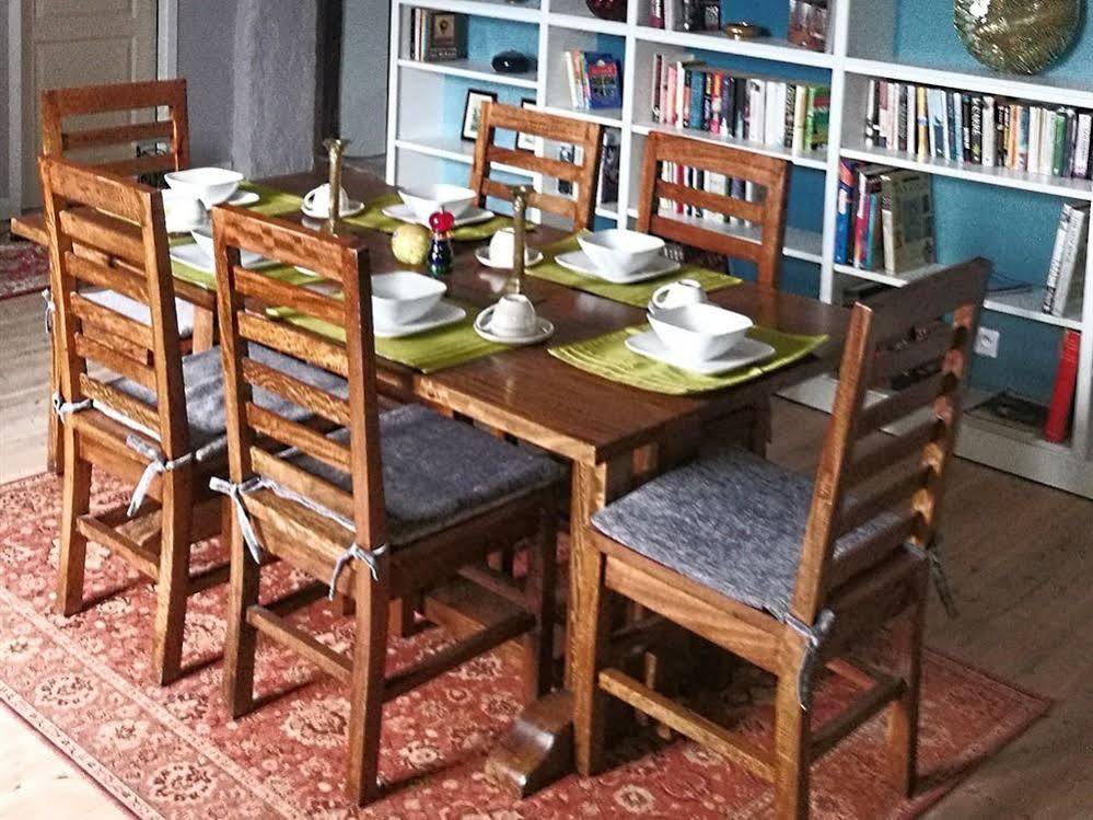 Maison De Textile Apartment Montolieu Bagian luar foto