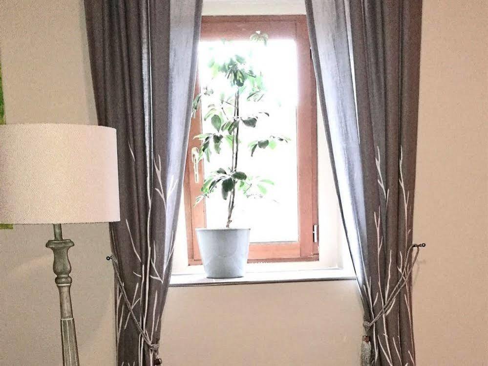 Maison De Textile Apartment Montolieu Bagian luar foto